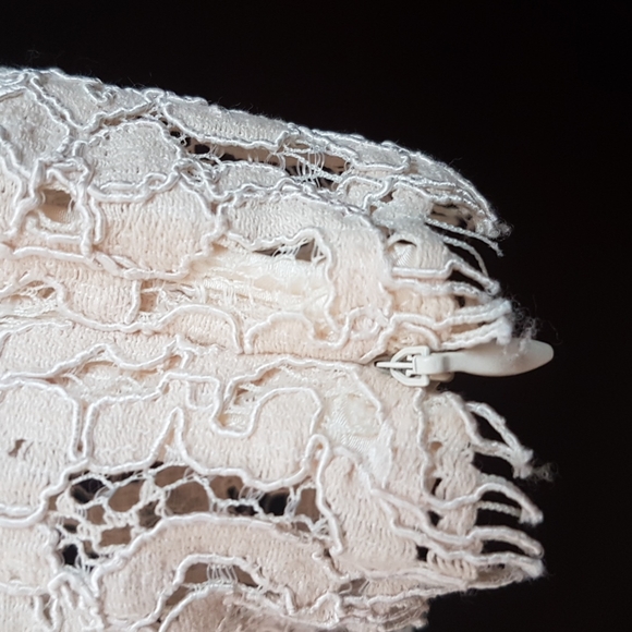 NWT Lace Tank top - Picture 4 of 13